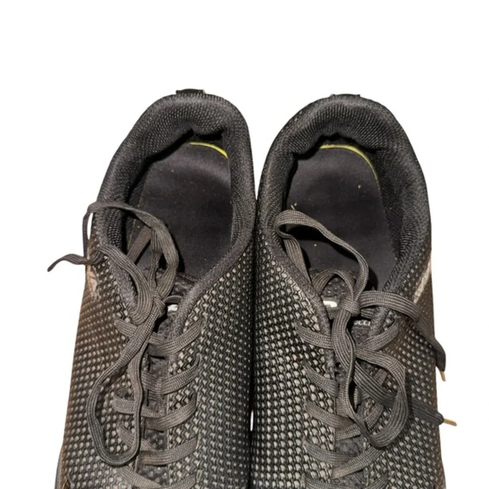Brava Soccer‎ Turf Shoes Mens 11D Pre-Owned Shoes All Black Textured Lightweight